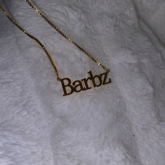 ‘Barbz’ gold tone necklace w/ extender - Picture 2 of 3